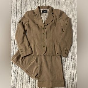 Tailor B. Moss pants suit